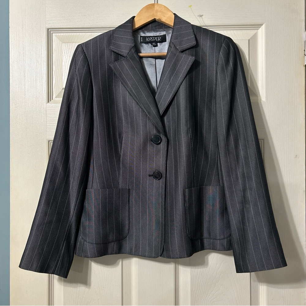 Kasper women’s Blazer Black Striped Coat 2-button | Size 10P | Preowned